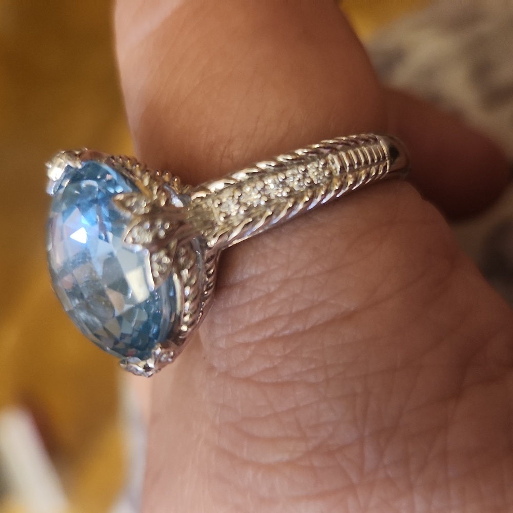 Judith Ripka Silver Ring with Blue/Green Aqua Gemstone. Size 10 925 - Picture 2 of 11
